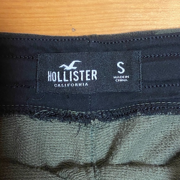 Men’s Hollister Camo Joggers - Picture 3 of 3